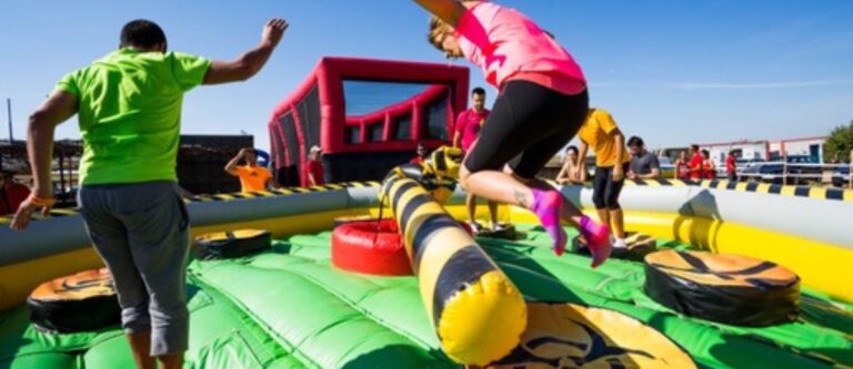 despedidas en salou circuitos de hinchables